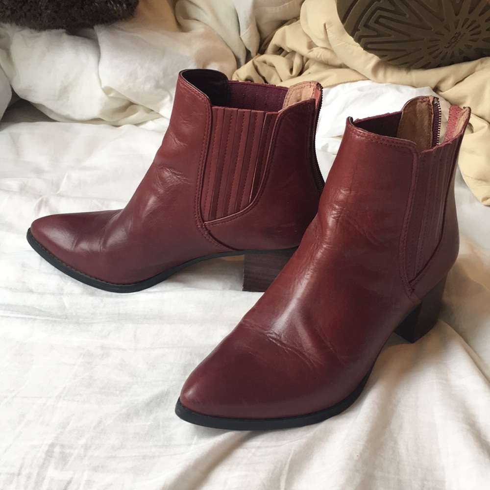 Halogen Burgundy Block Heel Boots
